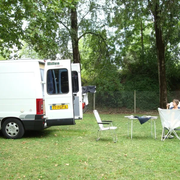 parc-beaujolais-villefranche-sur-saone-rhone-fxm4q