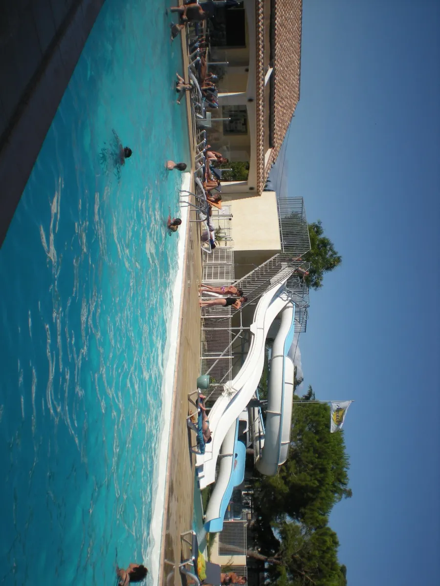 le-bon-port-lunel-ic1yr