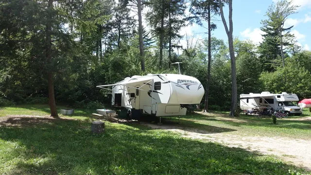 lower-falls-modern-campground-paradise-4qwzd