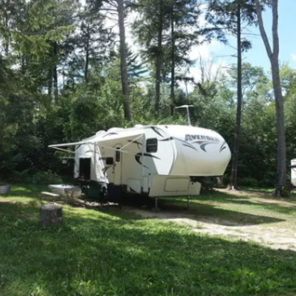 lower-falls-modern-campground-paradise-uttud