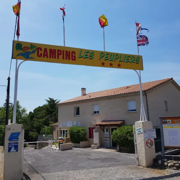 les-peupliers-vogue-ardeche-4ce2w