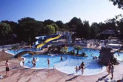 camping-de-la-piscine-fouesnant-5abg7