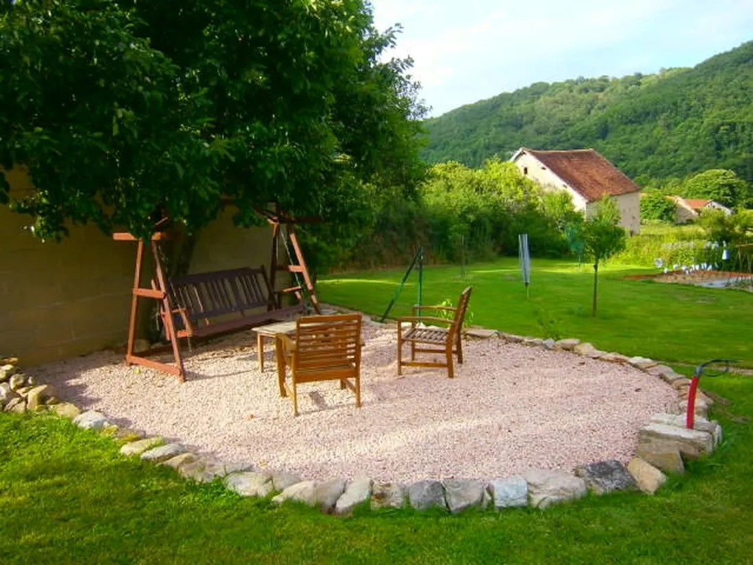 petit-shambhala-chambonchard-6fsug