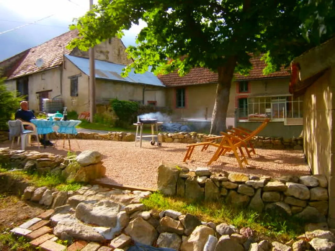 petit-shambhala-chambonchard-qyozj