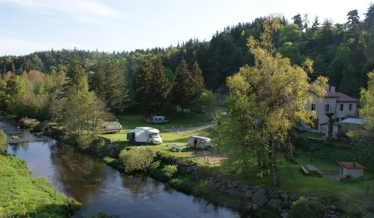 camping-pont-de-braye-chastanier-gezdg