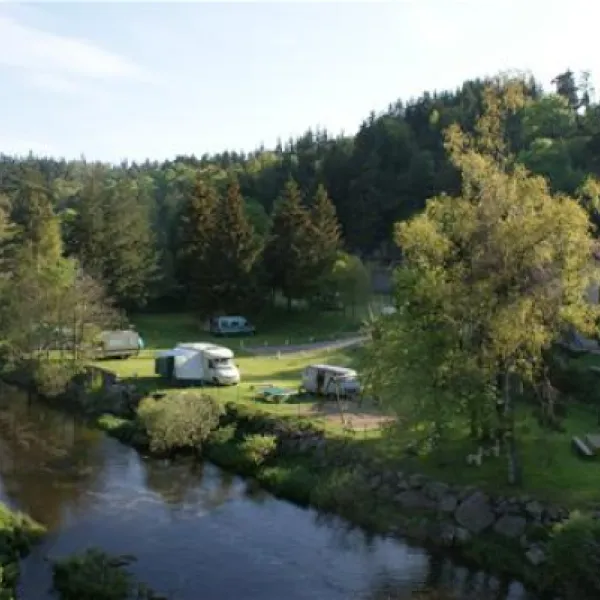 camping-pont-de-braye-chastanier-h9y6a