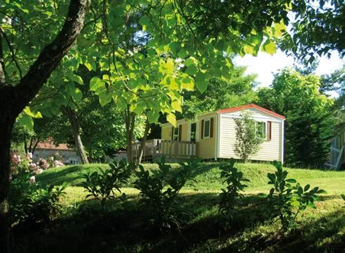 flower-camping-le-temps-de-vivre-salignaceyvigues-dvter