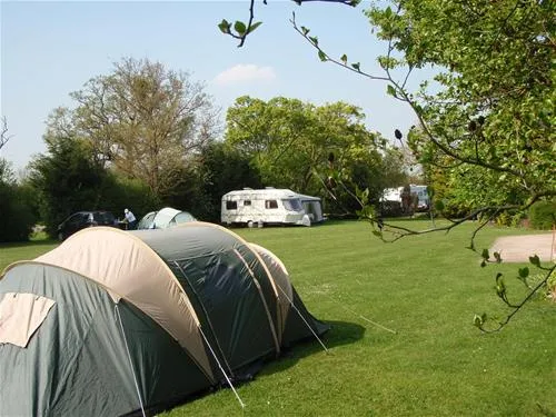 briarfields-touring-campsite-cheltenham-kaic7