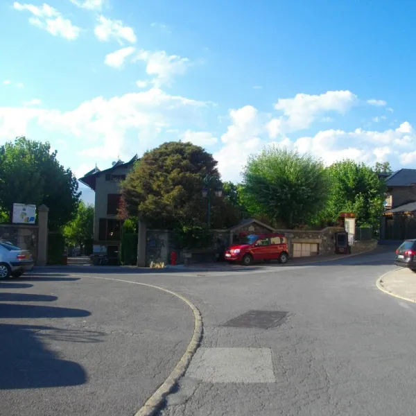 camping-las-closas-place-st-genis-hgilw