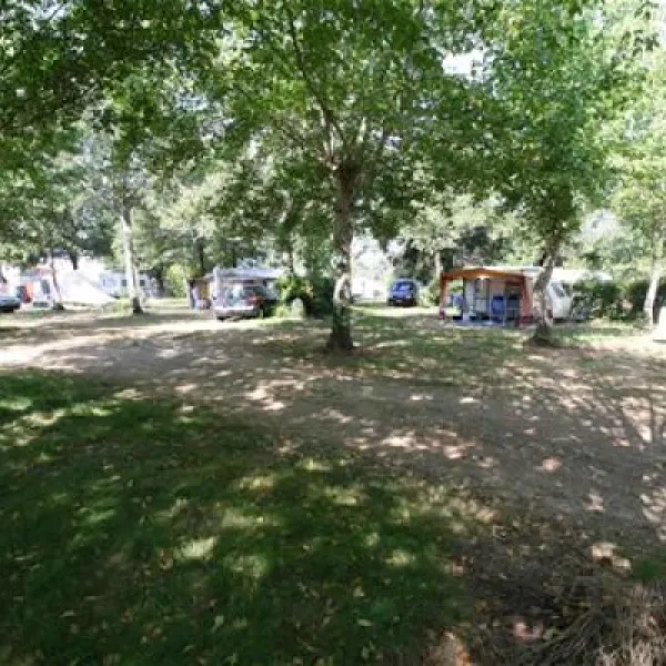 camping-le-vieux-moulin-saint-julien-en-born-adlr8