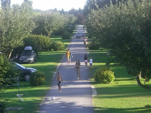 caravaning-des-4-vents-crvecoeur-en-brie-nglht
