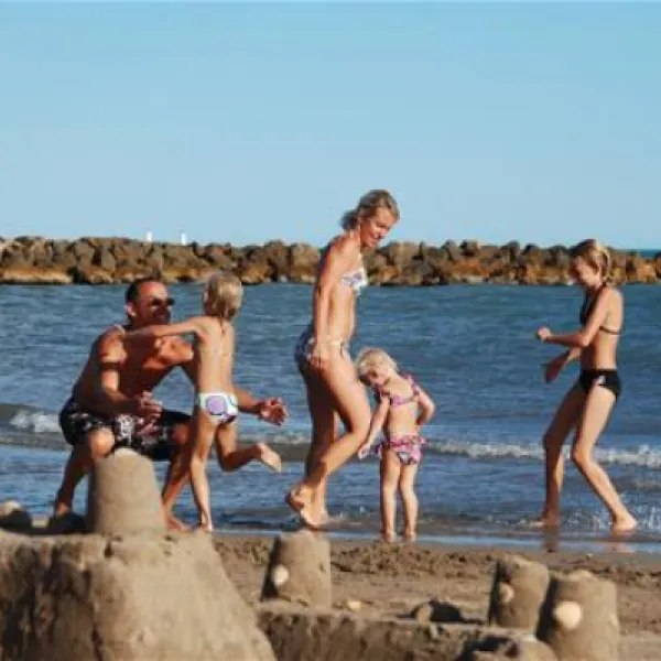yelloh-village-club-farret-vias-plage-ainqo