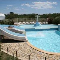 camping-fleur-de-camargue-aigues-mortes-b9rxr