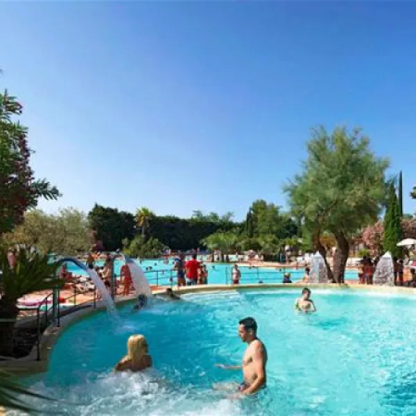 camping-fleur-de-camargue-aigues-mortes-vf8qi