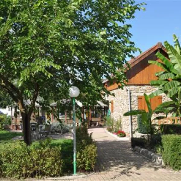 camping-paris-beau-village-villiers-sur-orge-vfse3