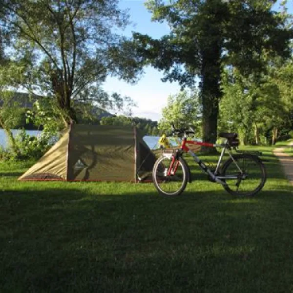 camping-und-schwimmbad-am-rhein-kaiseraugst-d208j