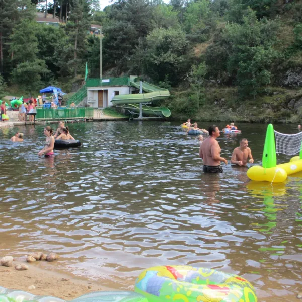 camping-le-soleil-rouge-ardche-hxlnw