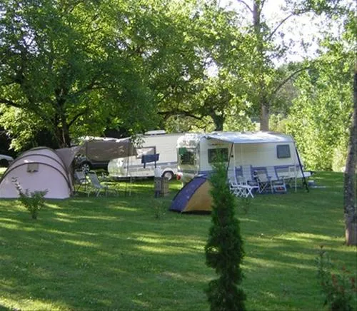 le-verdoyant-thenon-dordogne-eoycs
