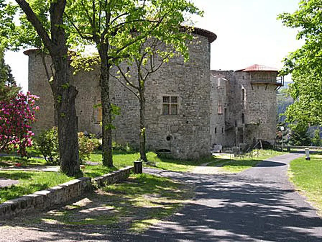 la-cheze-le-cheylard-ardeche-1geig