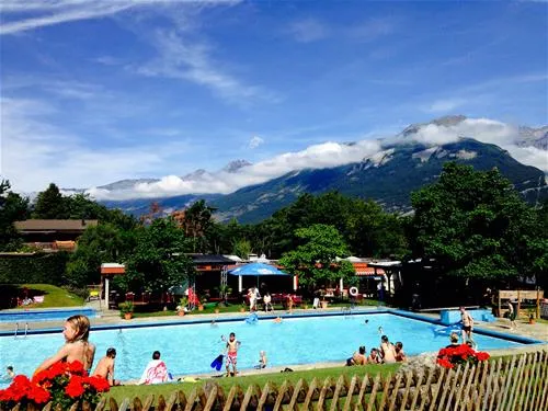 camping-bellatola-restaurant-susten-oq0eg