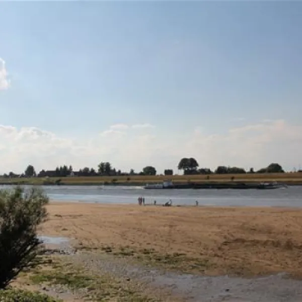 camping-land-an-der-elbe-bei-hamburg-stove-bei-drage-2jt89