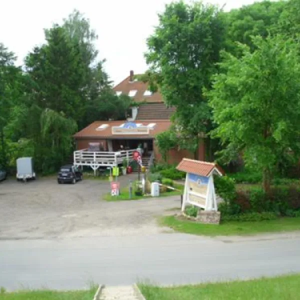 camping-land-an-der-elbe-bei-hamburg-stove-bei-drage-u8wqo