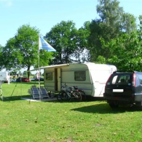camping-land-an-der-elbe-bei-hamburg-stove-bei-drage-ufbfs