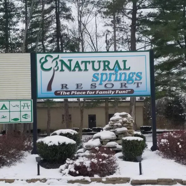 natural-springs-resort-new-paris-zsdxh