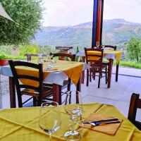 agriturismo-villa-valente-minicamping-le-marche-italie-4kjlj