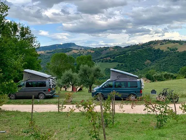 agriturismo-villa-valente-minicamping-le-marche-italie-rn3rs