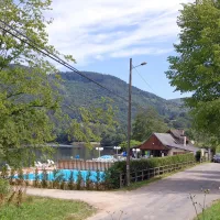 du-lac-glamping-laval-de-cere-nntwi