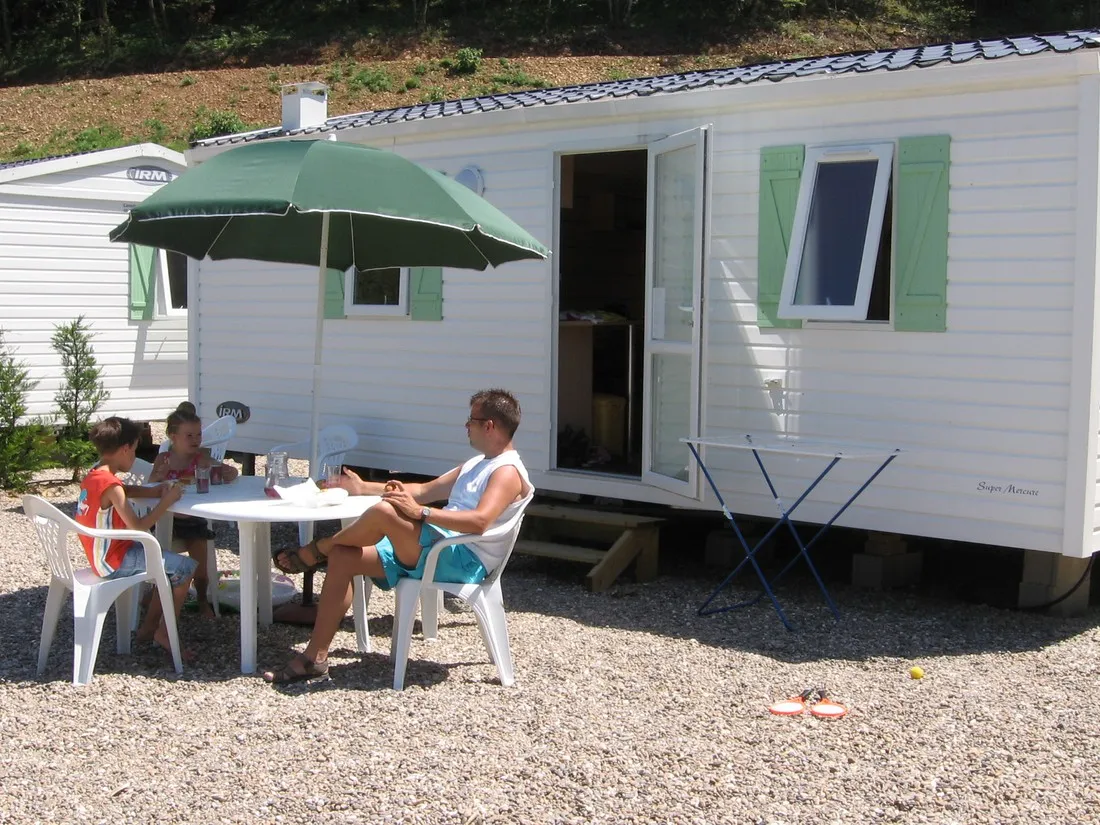 du-lac-glamping-laval-de-cere-rl3p8