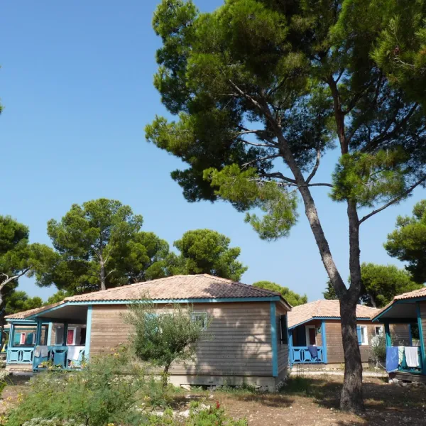 les-chalets-de-la-mer-carro-zmobt