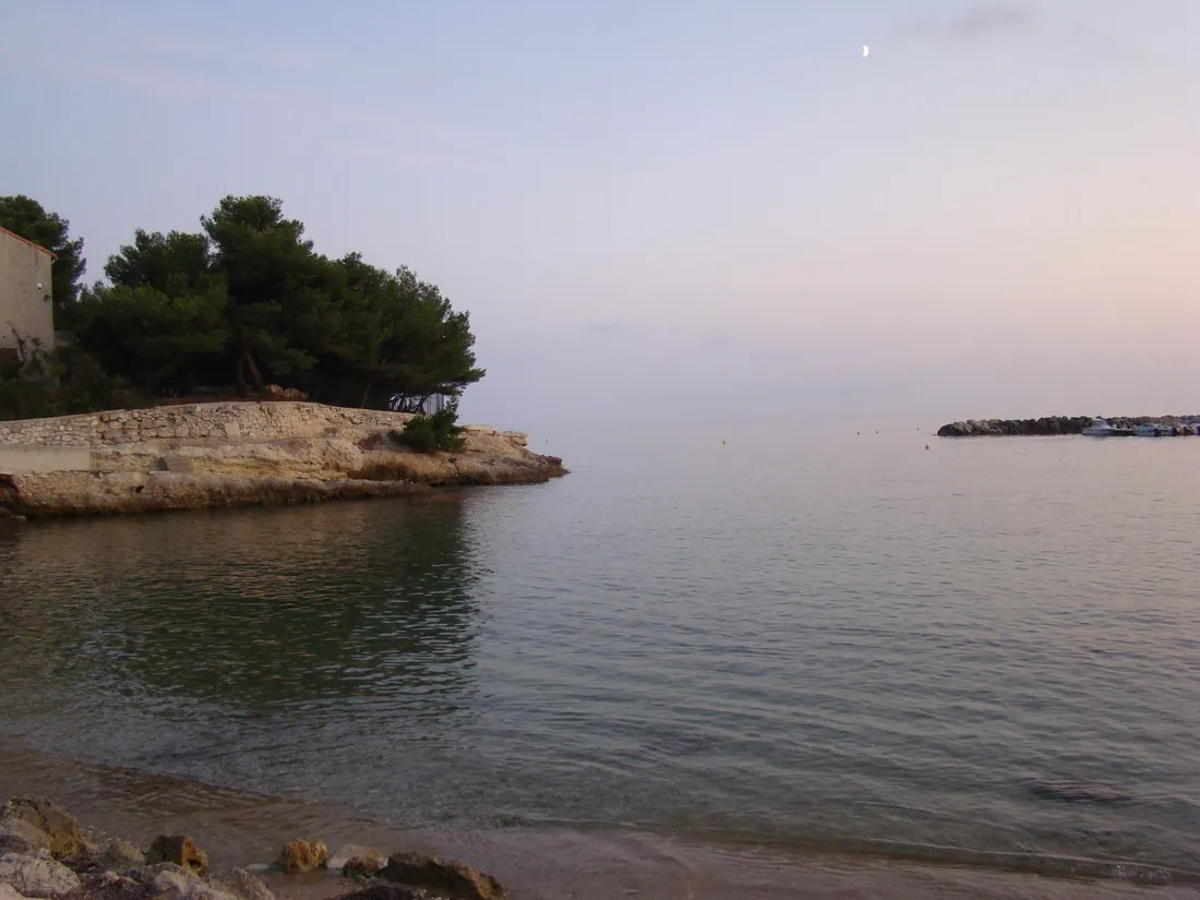 lou-cigalon-martigues-c4kkx