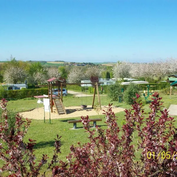 le-pont-rouge-et-les-vignes-chipilly-hlmlk