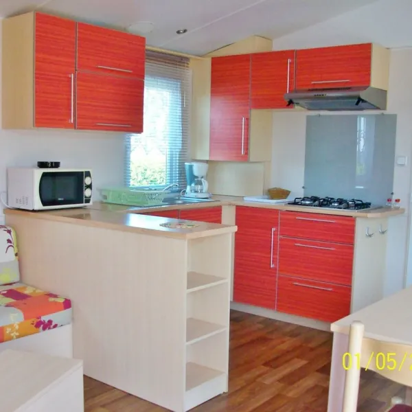 le-pont-rouge-et-les-vignes-chipilly-t4l06