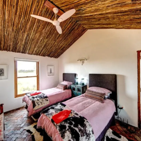 khwa-ttu-west-coast-road-yzerfontein-50xjf
